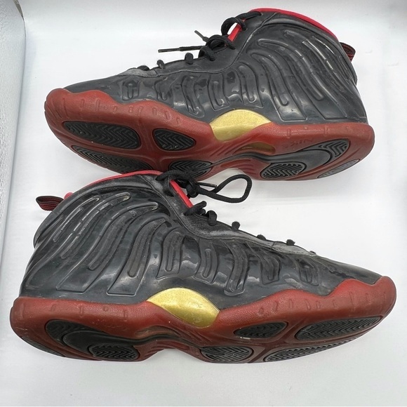 Nike Air Foamposite One Dracula Black & Red Sneakers - Picture 6 of 11